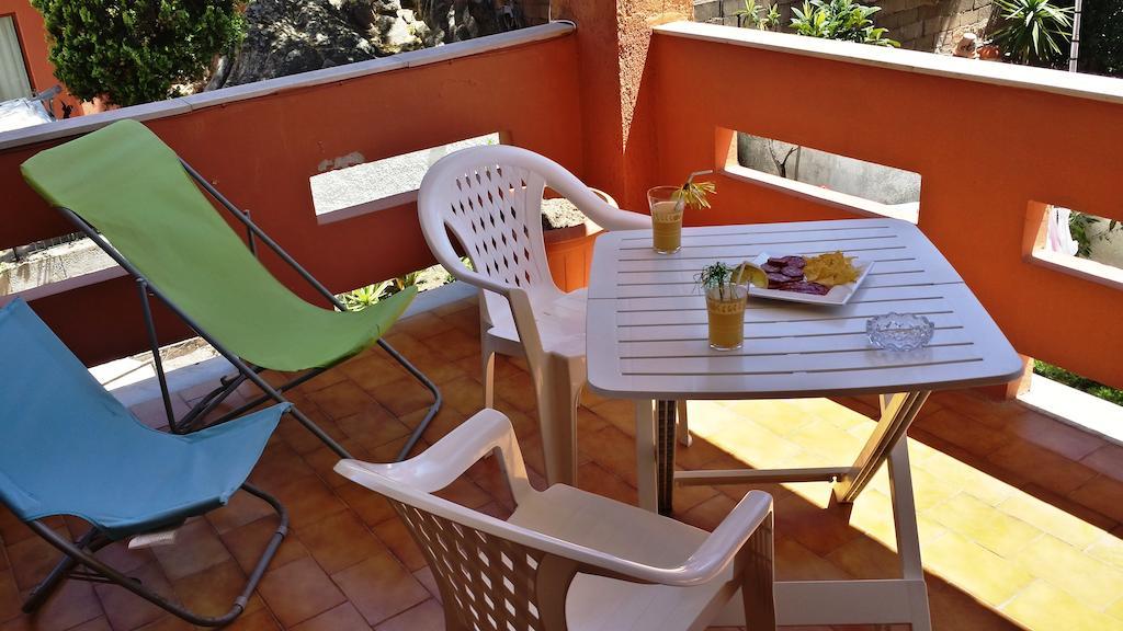 Guest House Tra Rocce E Mare Ла-Маддалена Номер фото
