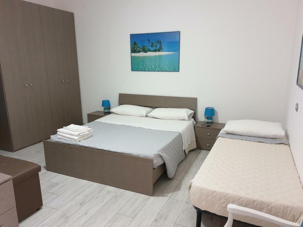 Guest House Tra Rocce E Mare Ла-Маддалена Экстерьер фото